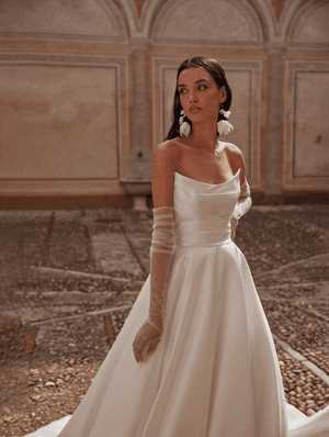 DeLux Bridal